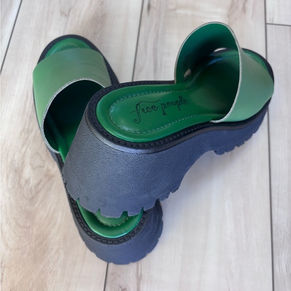 Free People Winona Wedge Kelly Green Platform Slides - Picture 4 of 9